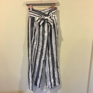 Who What Wear Pants - NWT Who What Wear Wide Leg Paperbag pants black Who What Wear Pants - NWT Who What Wear Wide Leg Paperbag pants black